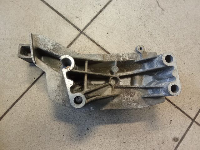 bontott VW POLO IV Motor Tartó Bak (Pozíciófüggetlen)