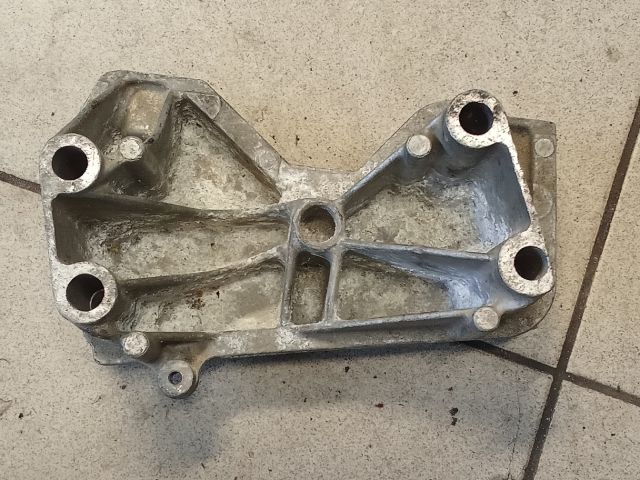 bontott VW POLO IV Motor Tartó Bak (Pozíciófüggetlen)