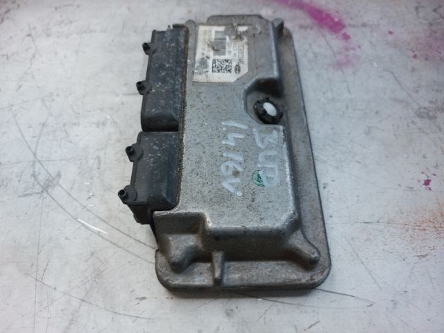 bontott VW POLO IV Motorvezérlő