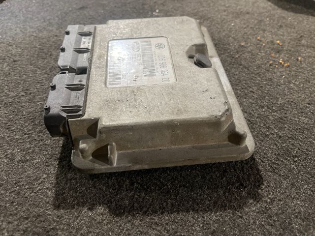 bontott VW POLO IV Motorvezérlő