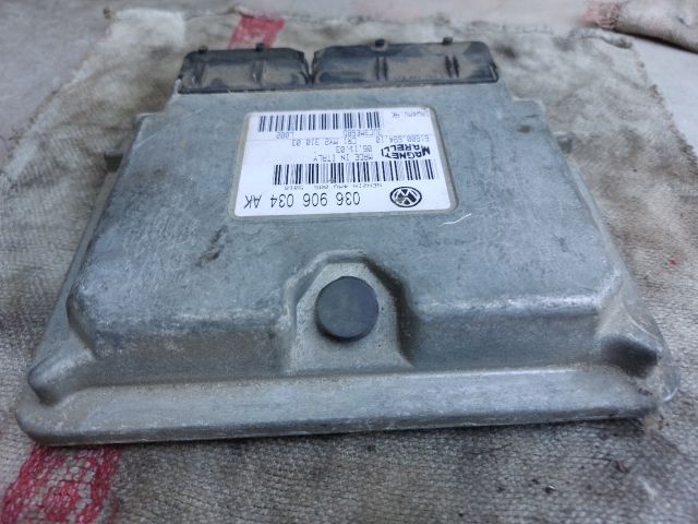 bontott VW POLO IV Motorvezérlő