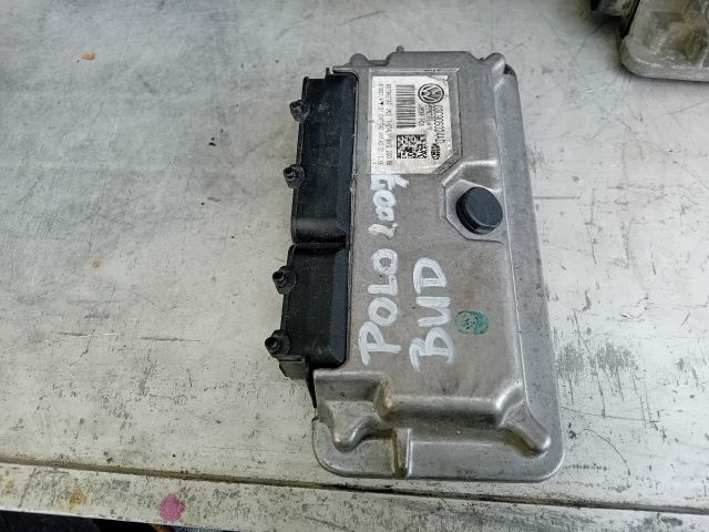bontott VW POLO IV Motorvezérlő