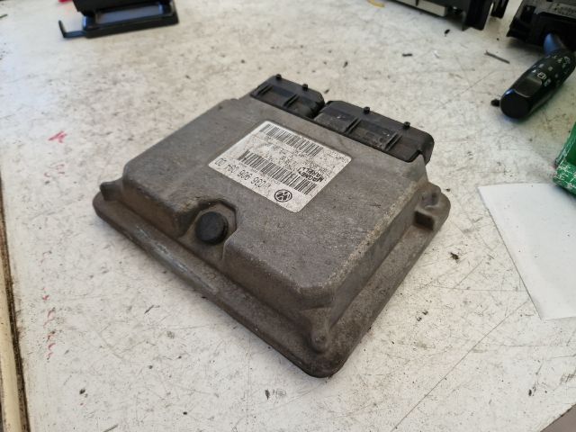 bontott VW POLO IV Motorvezérlő