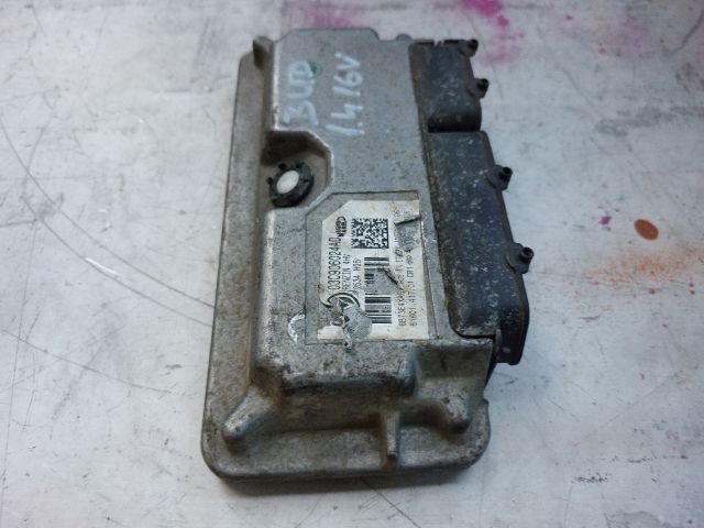 bontott VW POLO IV Motorvezérlő