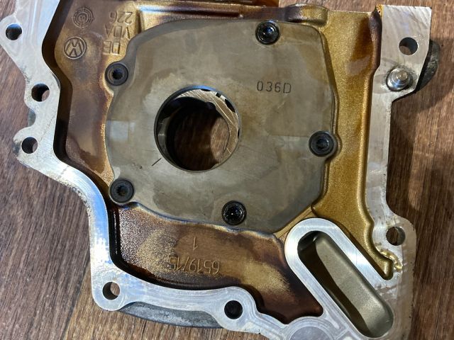 bontott VW POLO IV Olajszivattyú