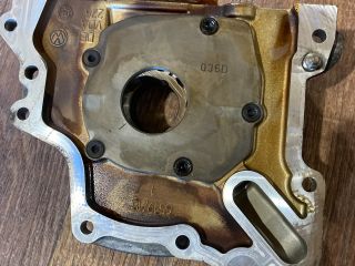 bontott VW POLO IV Olajszivattyú