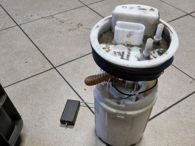 bontott VW POLO IV Üzemanyag Szivattyú