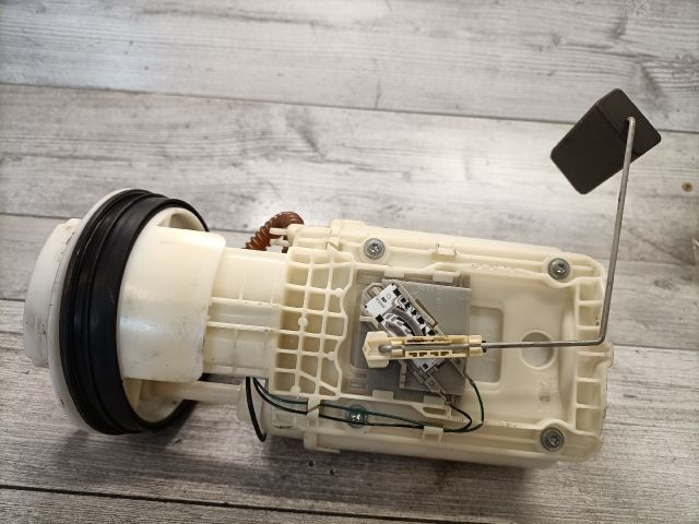 bontott VW POLO IV Üzemanyag Szivattyú