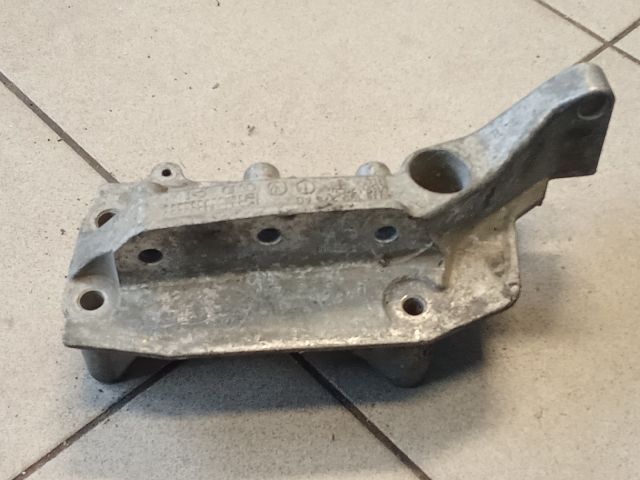 bontott VW POLO IV Váltó Tartó Bak (Pozíciófüggetlen)