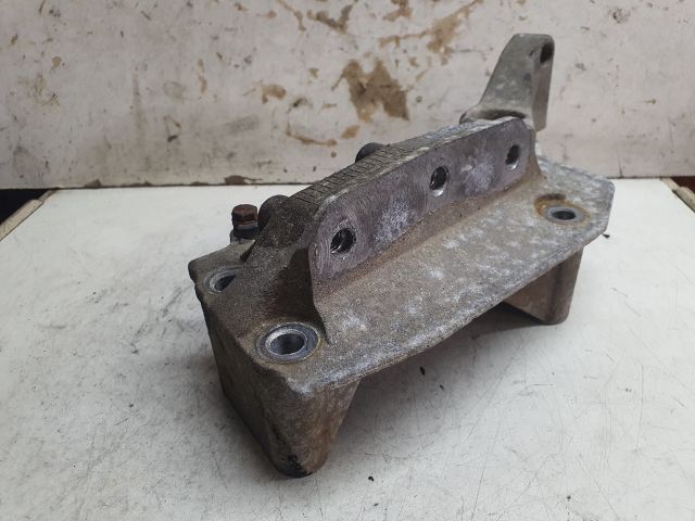 bontott VW POLO IV Motor Tartó Bak (Fém)