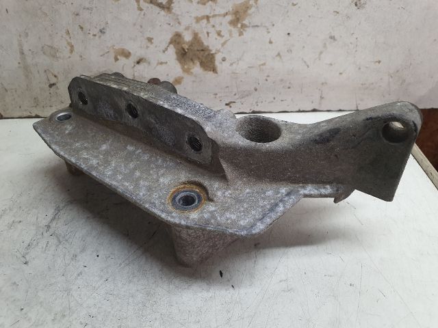 bontott VW POLO IV Motor Tartó Bak (Fém)