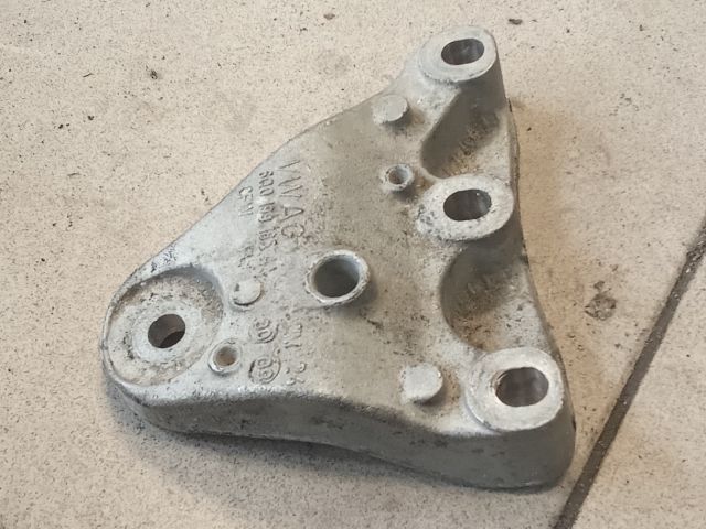 bontott VW POLO IV Motor Tartó Bak (Pozíciófüggetlen)