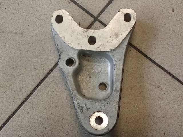 bontott VW POLO IV Motor Tartó Bak (Pozíciófüggetlen)