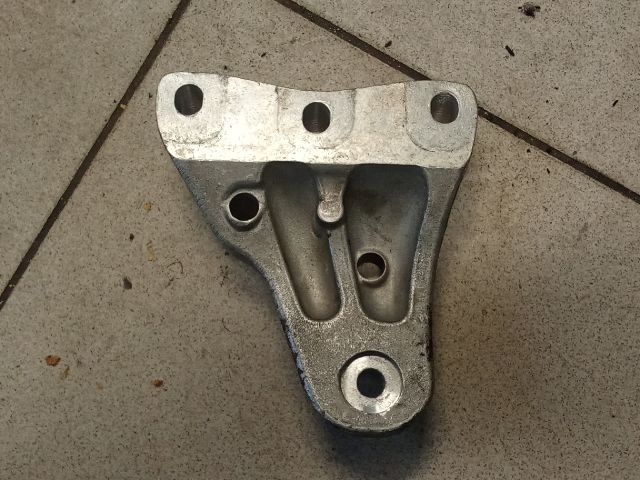 bontott VW POLO IV Motor Tartó Bak (Pozíciófüggetlen)