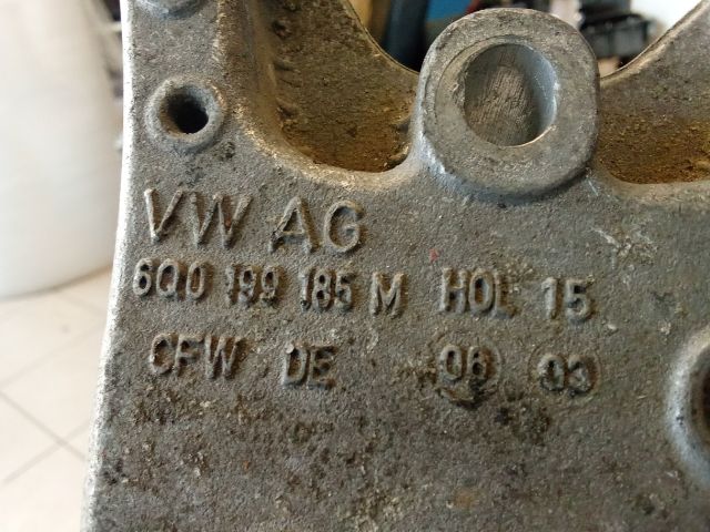 bontott VW POLO IV Motor Tartó Bak (Pozíciófüggetlen)