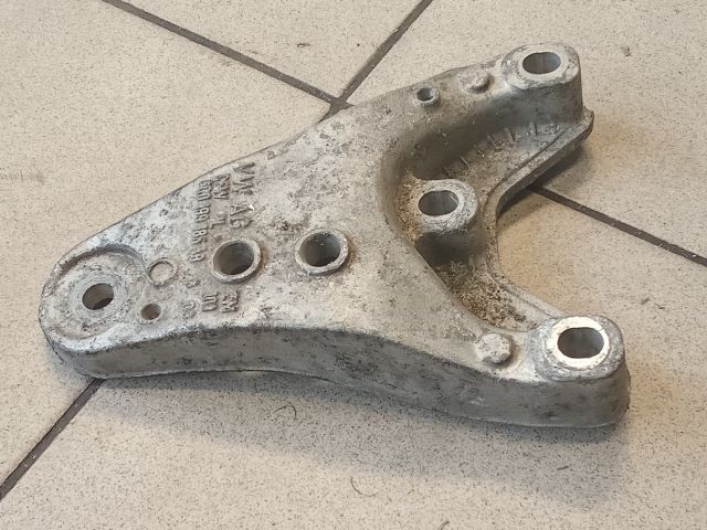 bontott VW POLO IV Motor Tartó Bak (Pozíciófüggetlen)