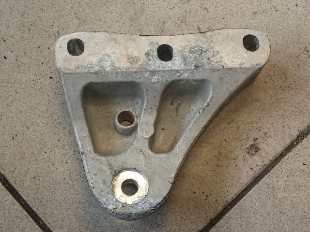 bontott VW POLO IV Motor Tartó Bak (Pozíciófüggetlen)