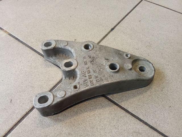 bontott VW POLO IV Motor Tartó Bak (Pozíciófüggetlen)