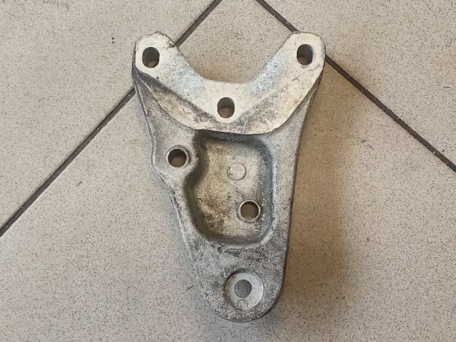 bontott VW POLO IV Motor Tartó Bak (Pozíciófüggetlen)