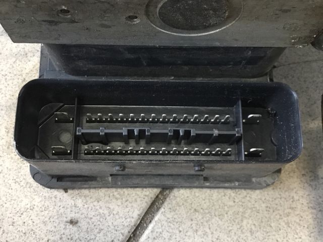 bontott VW POLO IV ABS Kocka