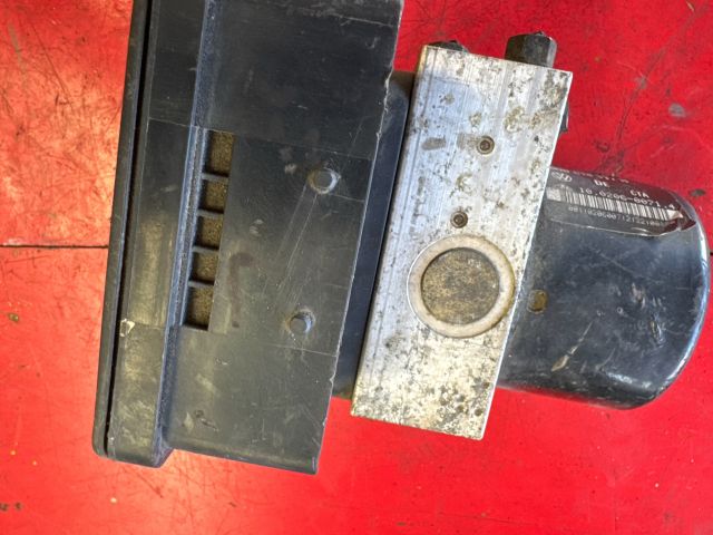 bontott VW POLO IV ABS Kocka