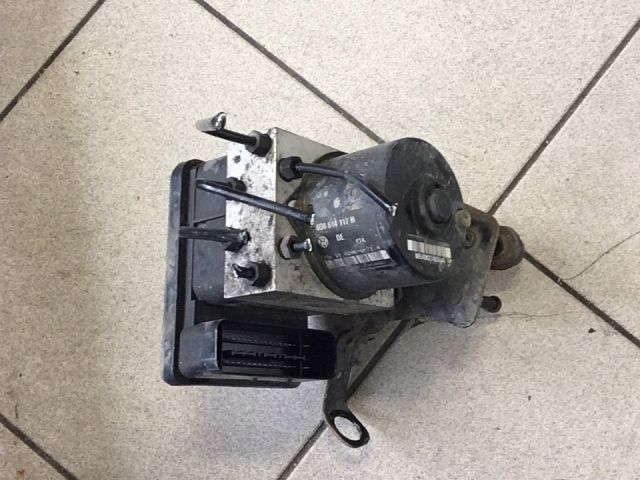 bontott VW POLO IV ABS Kocka