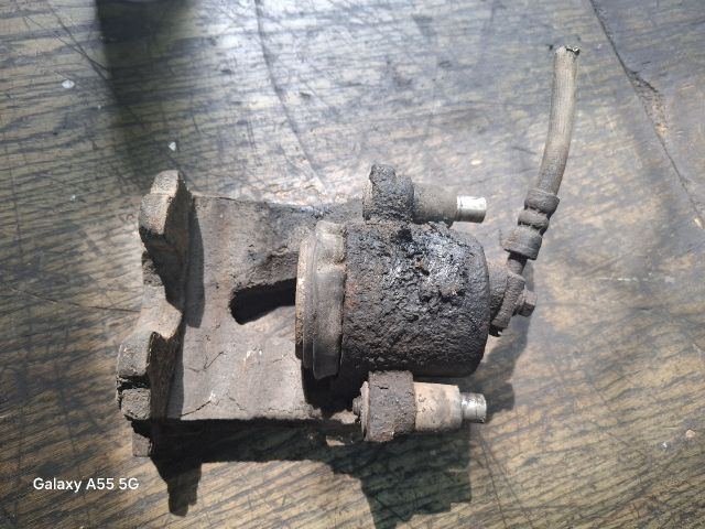 bontott VW POLO IV Bal első Féknyereg Munkahengerrel