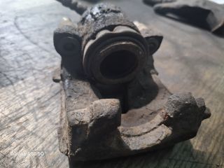 bontott VW POLO IV Bal első Féknyereg Munkahengerrel