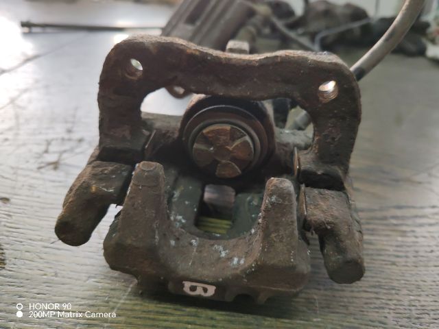 bontott VW POLO IV Bal hátsó Féknyereg Munkahengerrel