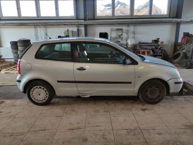 bontott VW POLO IV Biztosítéktábla Motortér