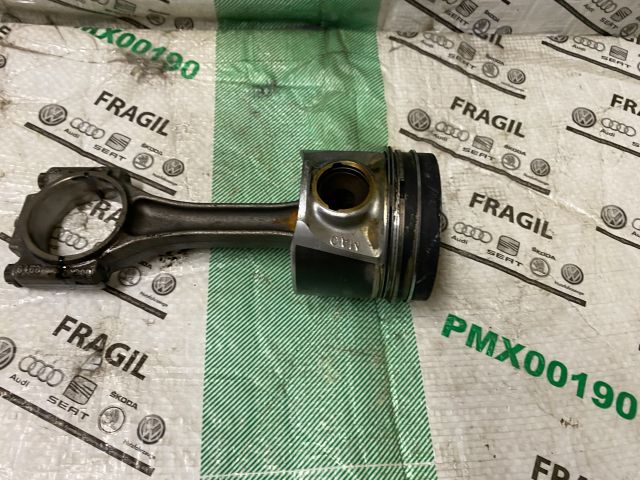 bontott VW POLO IV Dugattyú és Hajtókar