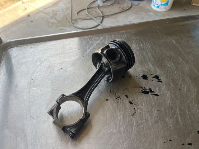 bontott VW POLO IV Dugattyú és Hajtókar