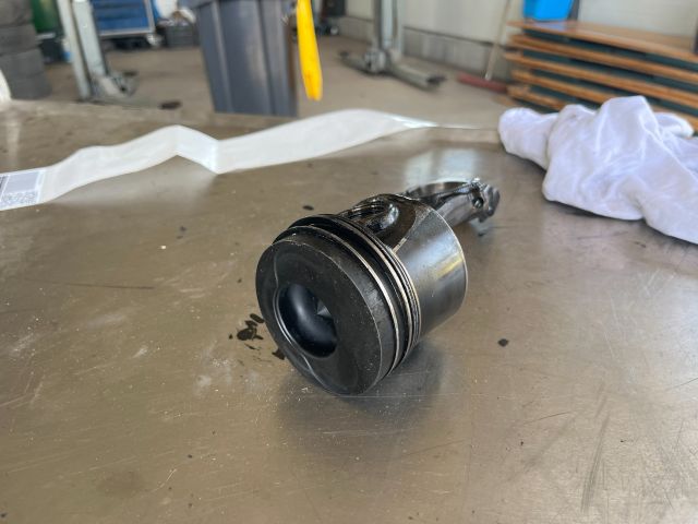 bontott VW POLO IV Dugattyú és Hajtókar