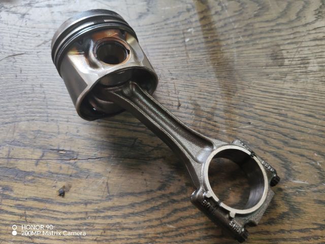 bontott VW POLO IV Dugattyú és Hajtókar