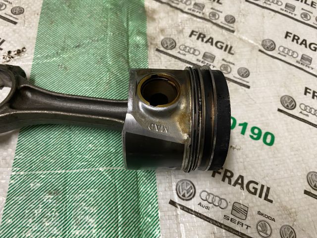 bontott VW POLO IV Dugattyú és Hajtókar