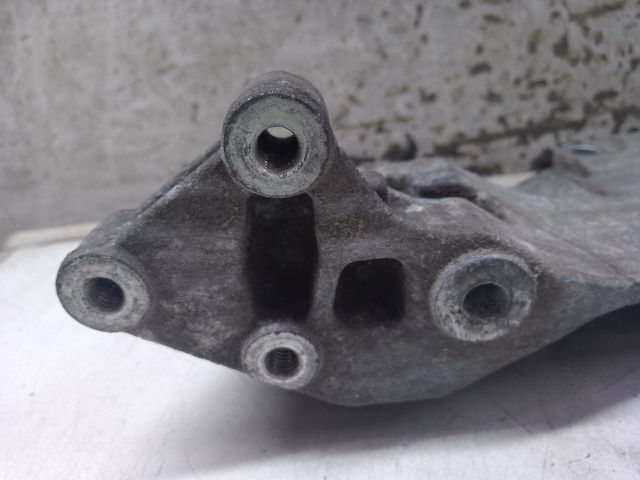 bontott VW POLO IV Generátor Tartó Bak