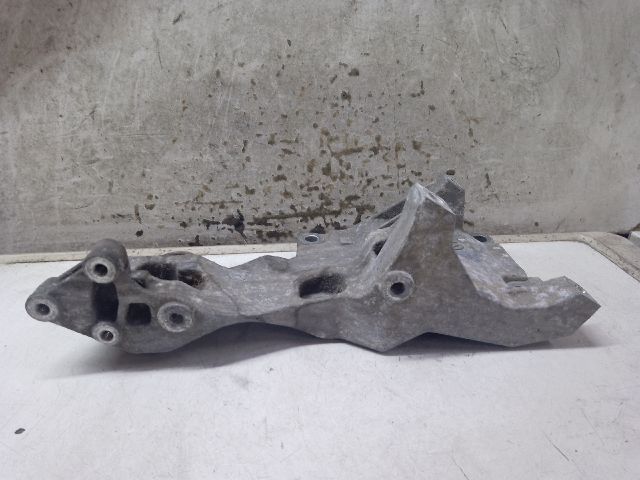 bontott VW POLO IV Generátor Tartó Bak