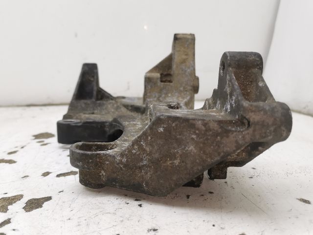 bontott VW POLO IV Generátor Tartó Bak