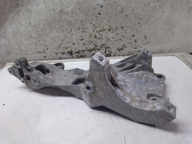 bontott VW POLO IV Generátor Tartó Bak