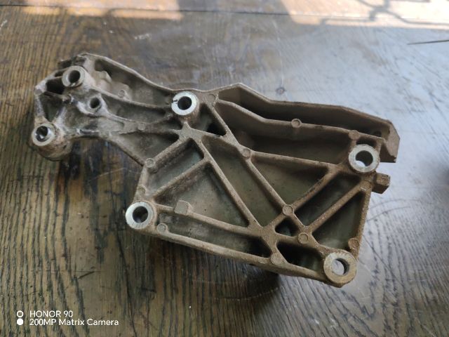 bontott VW POLO IV Generátor Tartó Bak