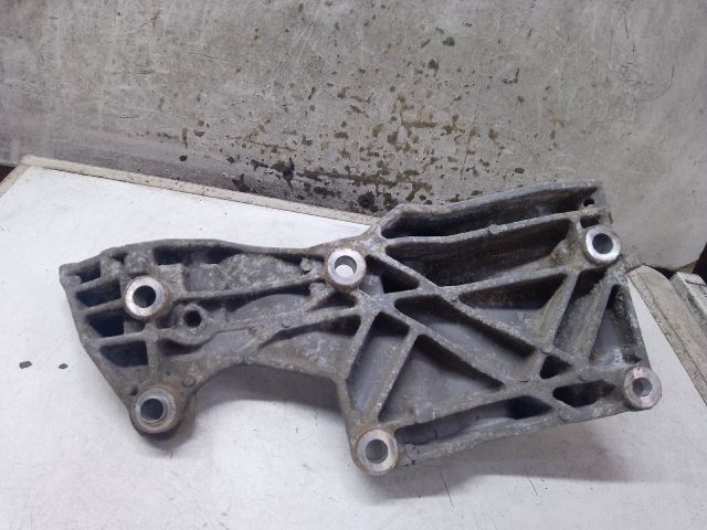 bontott VW POLO IV Generátor Tartó Bak