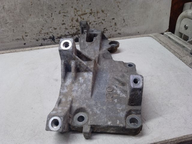 bontott VW POLO IV Generátor Tartó Bak