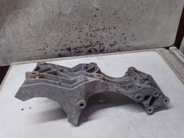 bontott VW POLO IV Generátor Tartó Bak