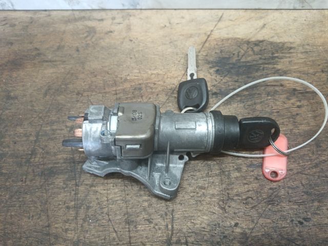 bontott VW POLO IV Gyújtáskapcsoló Házzal