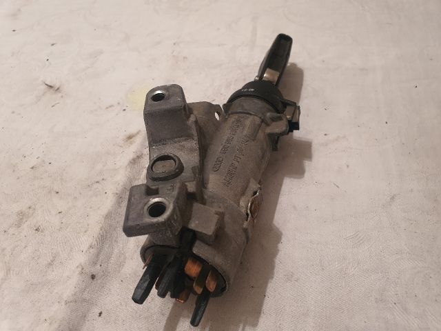 bontott VW POLO IV Gyújtáskapcsoló Házzal