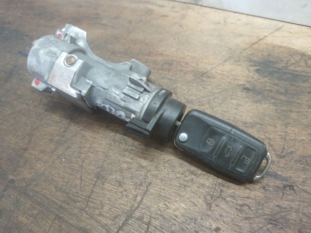 bontott VW POLO IV Gyújtáskapcsoló Házzal