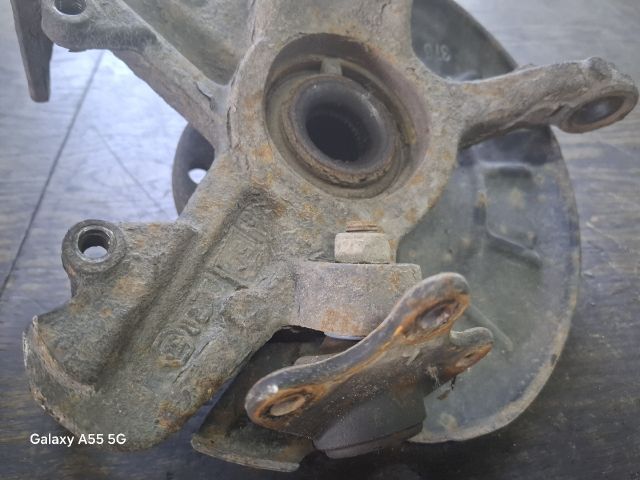 bontott VW POLO IV Jobb első Csonkállvány Kerékaggyal