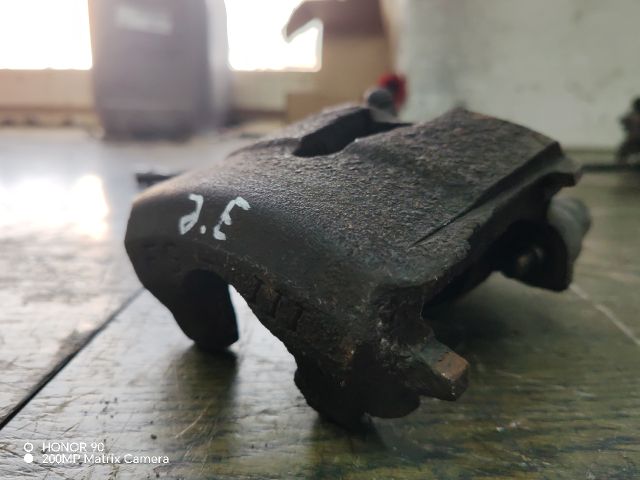 bontott VW POLO IV Jobb első Féknyereg Munkahengerrel