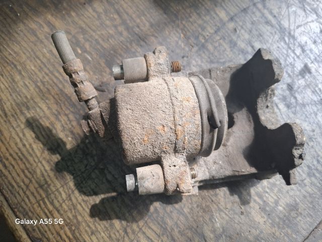 bontott VW POLO IV Jobb első Féknyereg Munkahengerrel