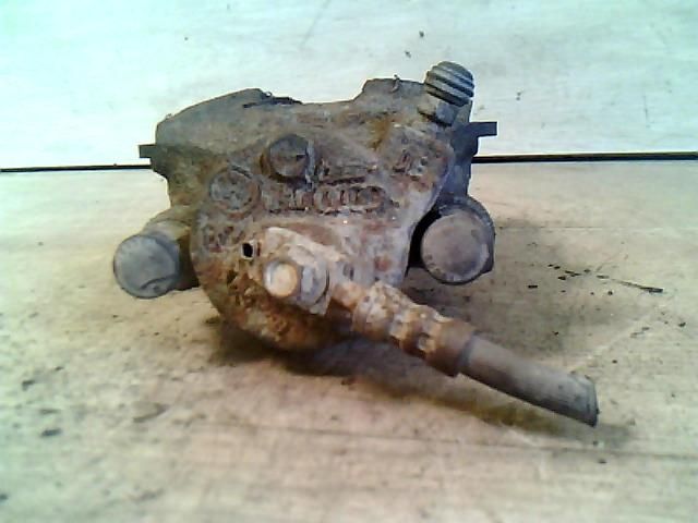 bontott VW POLO IV Jobb első Féknyereg Munkahengerrel